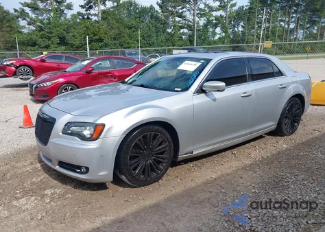 2012 Chrysler 300 S V8 z USA, uszkodzony, nr VIN 2C3CCADT0CH311897